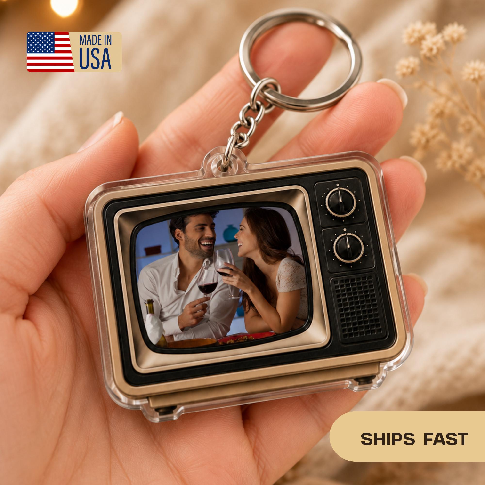 Personalized Retro TV Photo Keychain, Custom Couple Picture Keychain, Vintage Acrylic Gift, Anniversary Gift for Him or Her